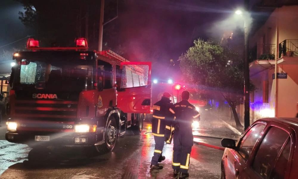 Συναγερμός στην Λάρισα-Διαμέρισμα τυλίχθηκε στις φλόγες (Εικόνες-Βίντεο)